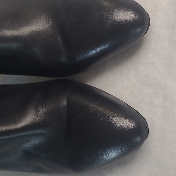 Nine West,  black leather boots with gold buckle. - Picture 4 of 6